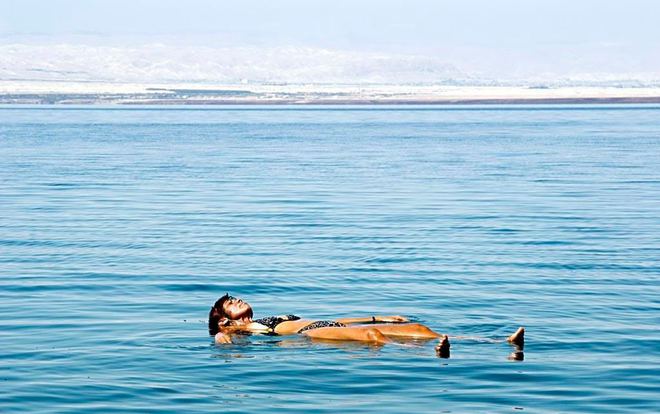 亞洲機(jī)智小國:極缺資源僅20公里海岸線,卻硬是靠港口年掙200億